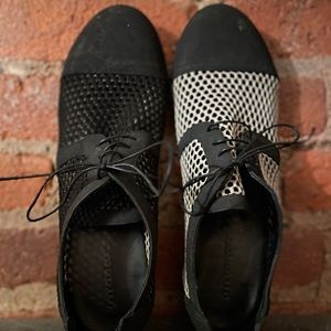 Annette Gortz mesh oxford sz 40 or 9.5/10